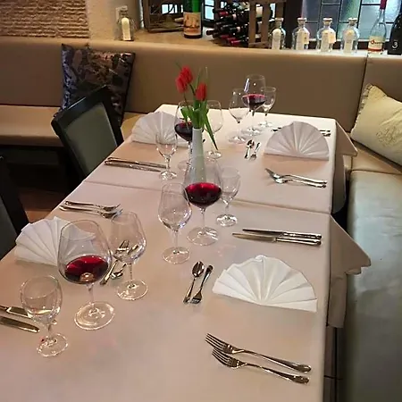 Hotel Restaurant Schwan 2*